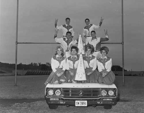 di_04276_cheerleaders_1963_Kay_Bailey_Hutchison_2.jpg