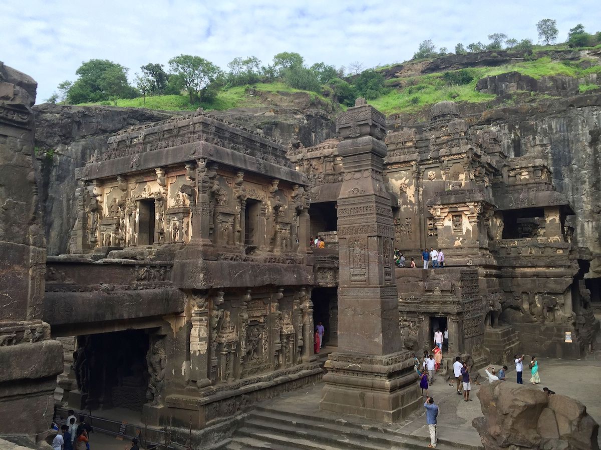 Kailasa_temple_1.jpg