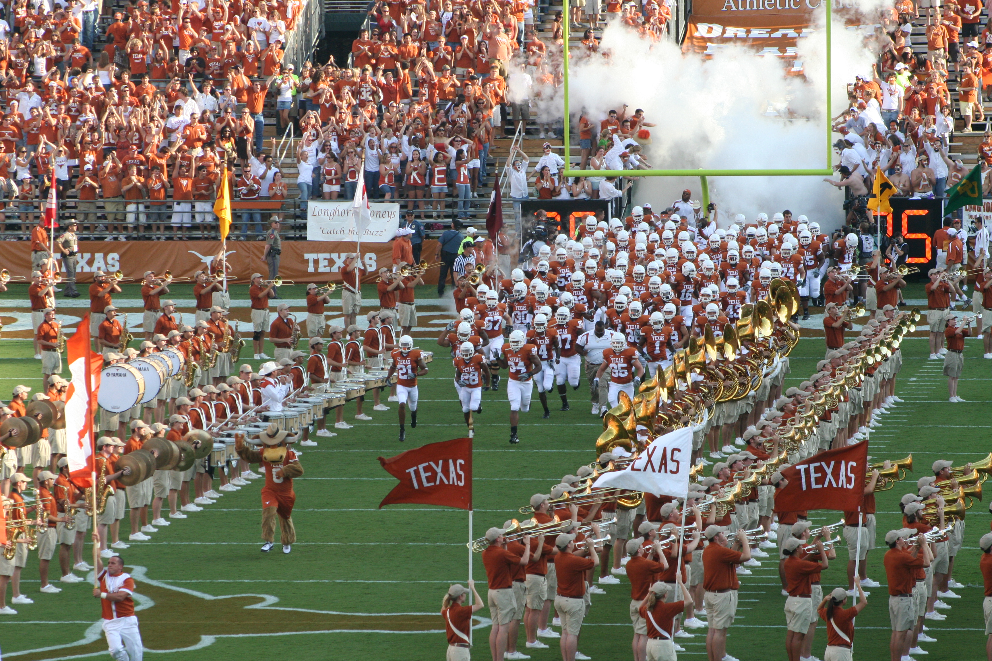 2007_Texas_Longhorns_football_team_entry.jpg