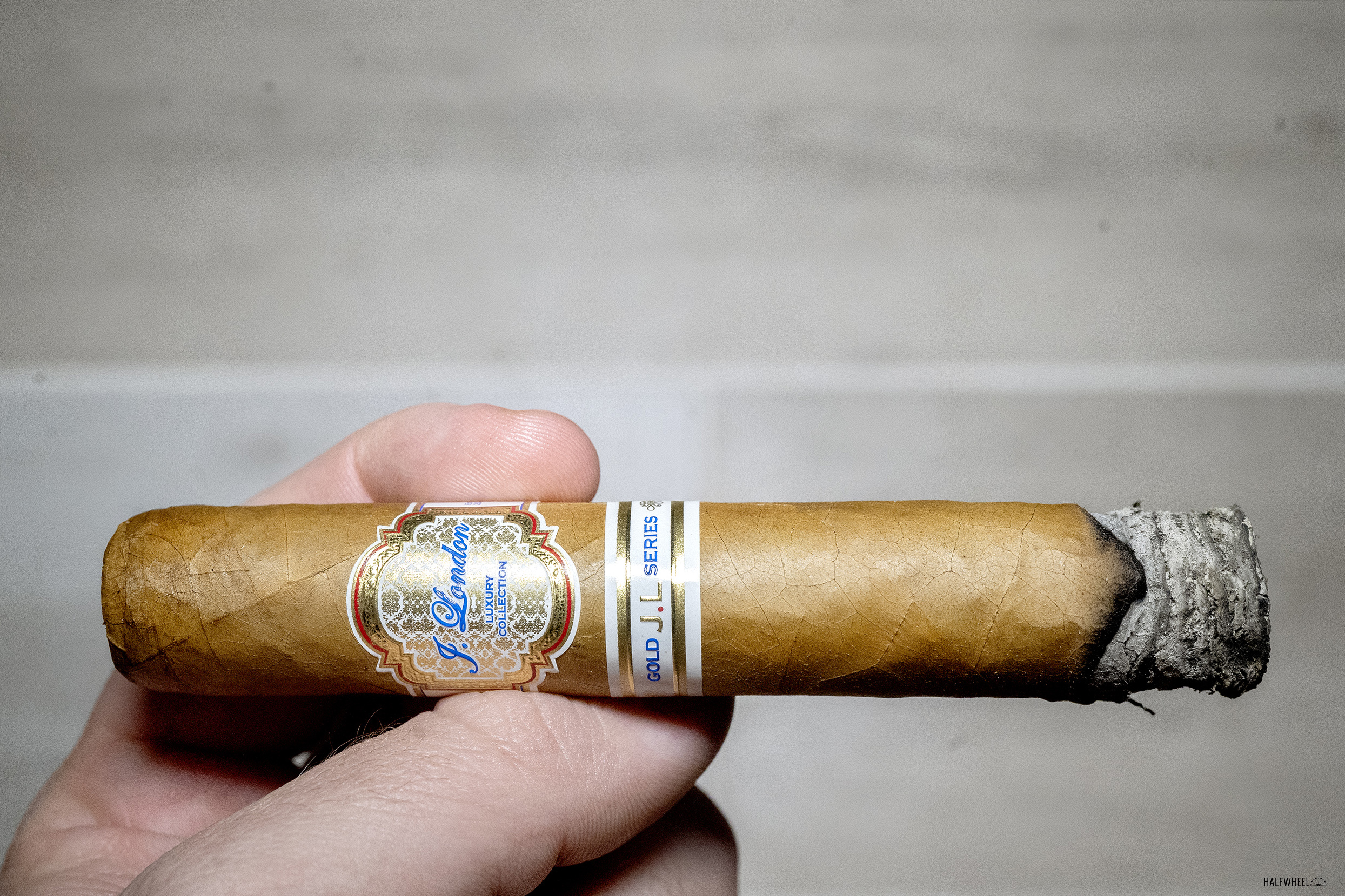 J.-London-Gold-Series-Fat-Robusto-2.jpg