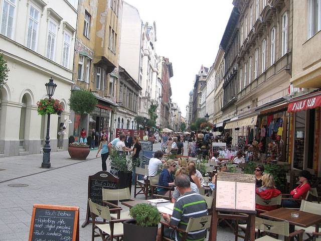 vaci_street_002.jpg