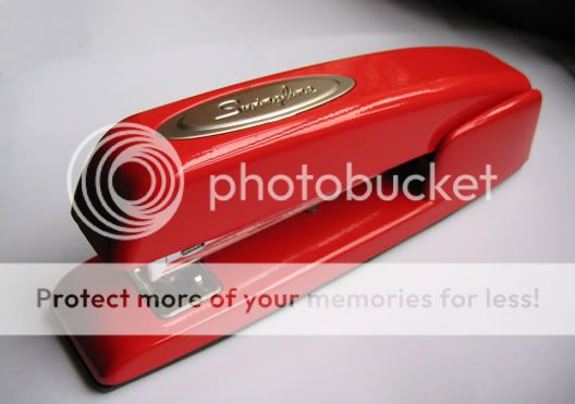 Stapler-swingline-red.jpg