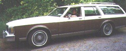 1985_Oldsmobile_Custom_Cruiser.jpg