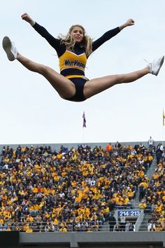 ba5d833242dd2a0e34a374adc6a0e801--cheerleader-girls-college-cheerleading.jpg