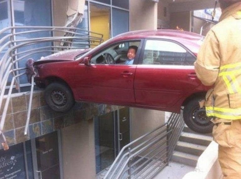 woman-parking-car-funny-photo-7.jpg